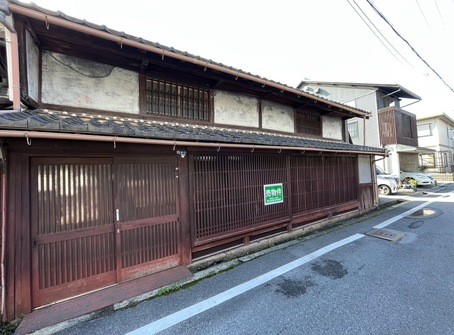 彦根城下町に佇む歴史的な価値のある大きな町家【中古戸建】