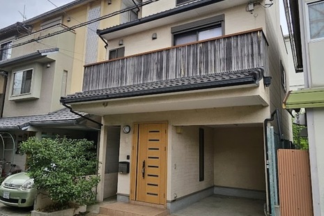 広くて明るい3階建の家　【中古戸建】